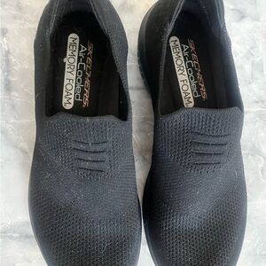 Skechers Women’s Size 10 | Air-Cooled Memory Foam Sneakers